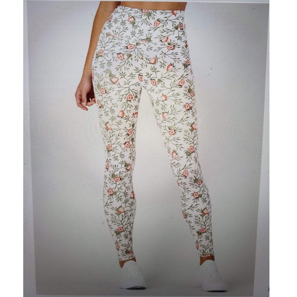 NWT GLYDER SULTRY LEGGING PRINT STRAWBERRY VINES. - Picture 10 of 10